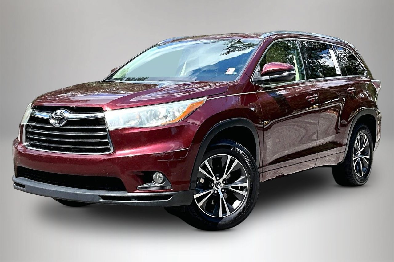 Used 2016 Toyota Highlander XLE FWD image 1