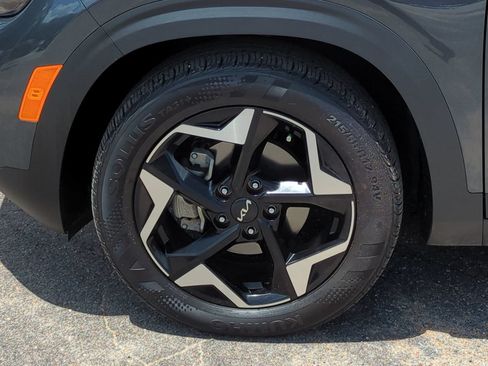 Certified 2024 Kia Seltos EX FWD image 11