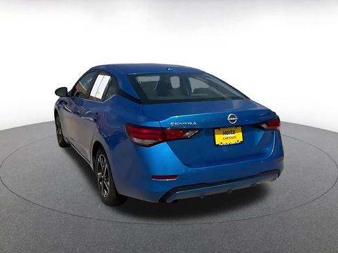 Used 2025 Nissan Sentra SV FWD image 9