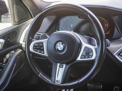 Used 2022 BMW X5 sDrive40i w/ M Sport Package image 17