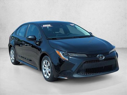 Used 2021 Toyota Corolla LE FWD image 3