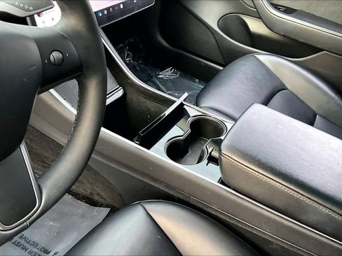Used 2019 Tesla Model 3 Standard Range Plus image 16