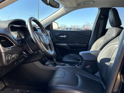 Used 2020 Jeep Cherokee Limited image 9