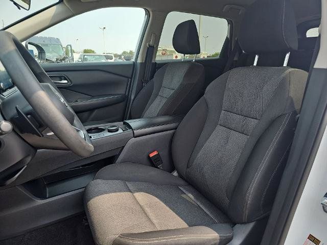 Used 2024 Nissan Rogue SV AWD/4WD image 15