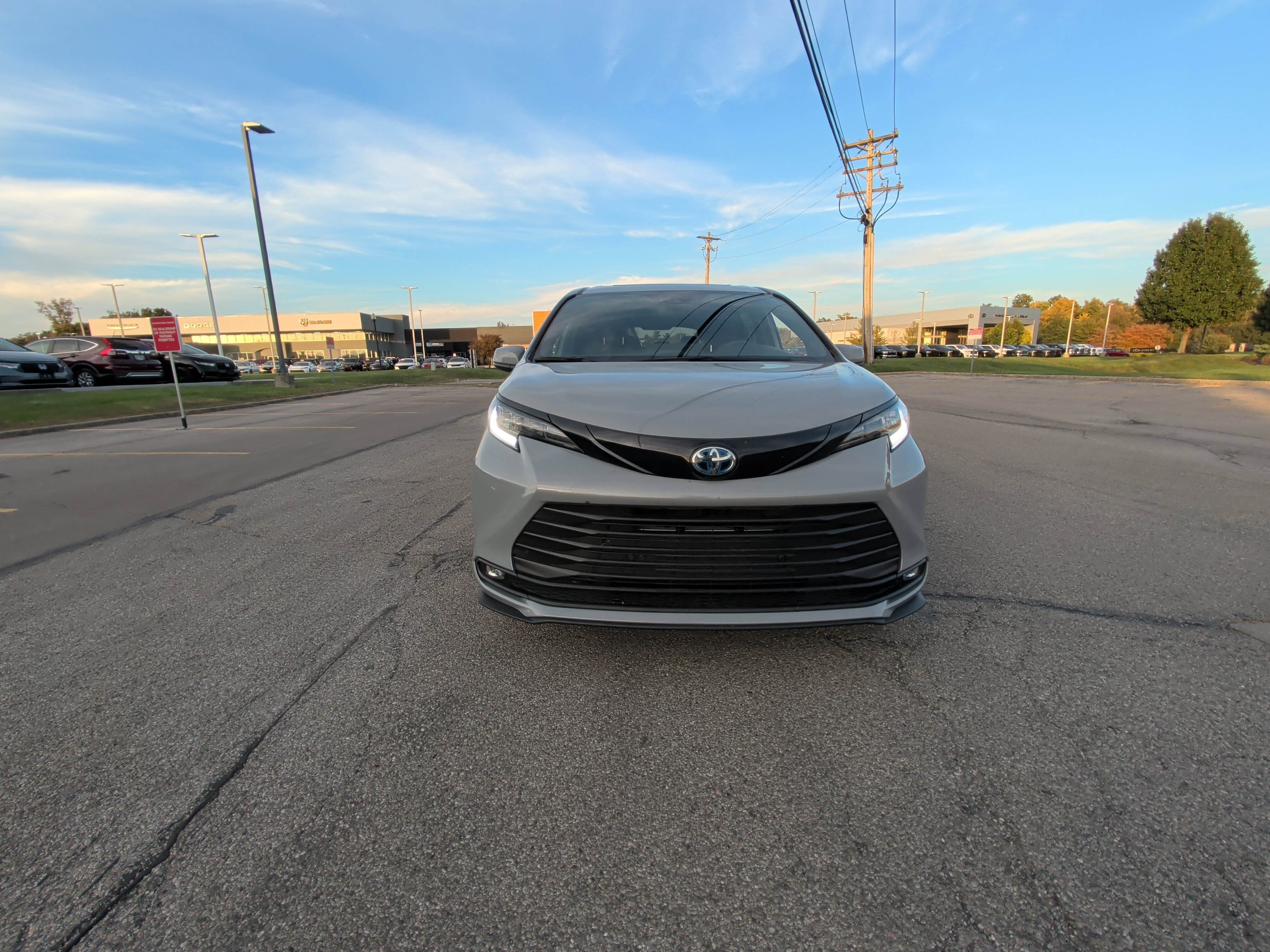 Used 2025 Toyota Sienna XLE Woodland Edition AWD/4WD image 15