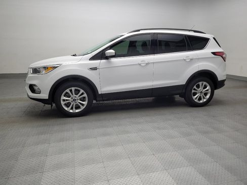 Used 2018 Ford Escape SE image 2