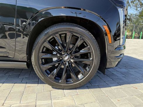 Used 2026 Cadillac Escalade Platinum Sport w/ LPO, ONYX Package image 17