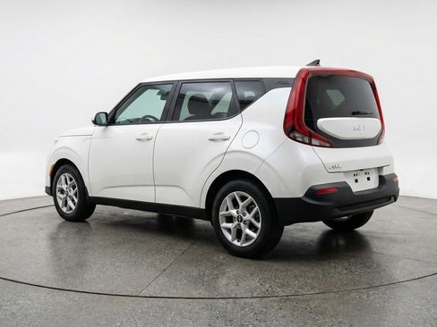 Used 2025 Kia Soul LX w/ LX Technology Package image 6