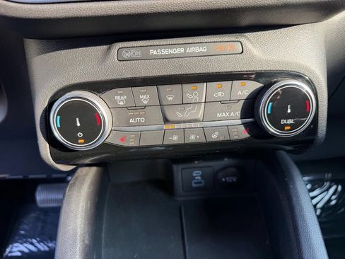 Used 2022 Ford Escape Titanium AWD/4WD image 37