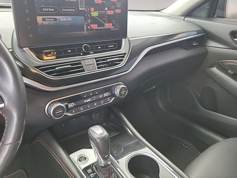 Used 2023 Nissan Altima 2.0 SR FWD image 20
