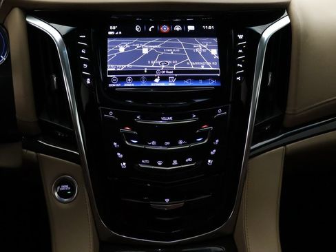 Used 2019 Cadillac Escalade ESV Platinum AWD/4WD image 29