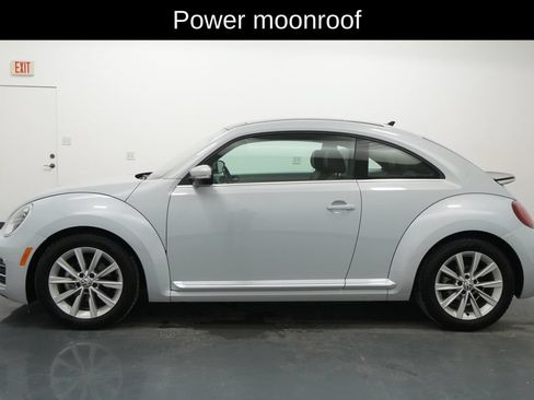 Used 2018 Volkswagen Beetle 2.0T SE FWD image 4