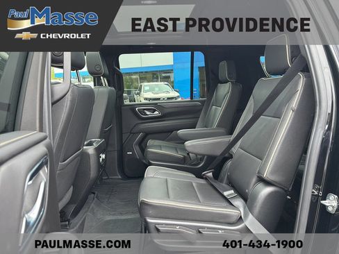Certified 2023 GMC Yukon XL SLT w/ SLT Luxury Package AWD/4WD image 19