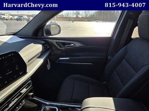 Used 2026 Chevrolet Traverse LT w/ Driver Confidence Package image 16