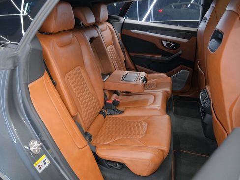 Used 2019 Lamborghini Urus AWD/4WD image 27