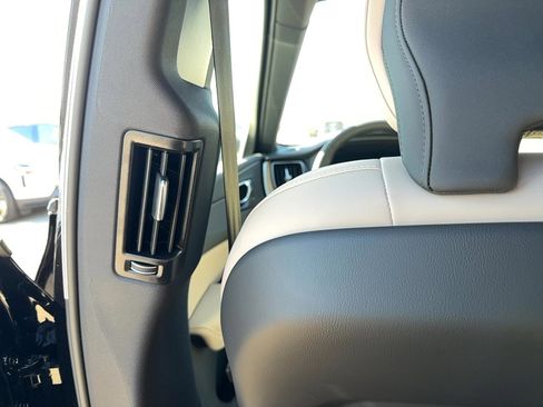 New 2026 Volvo XC60 B5 Core image 16