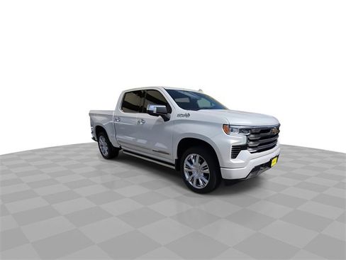 Used 2022 Chevrolet Silverado 1500 High Country w/ High Country Premium Package image 2