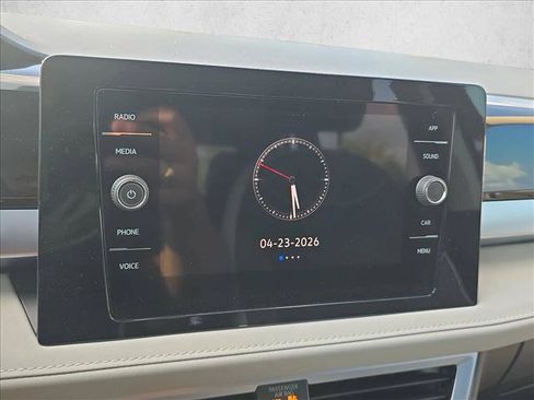 New 2026 Volkswagen Taos SE FWD image 16