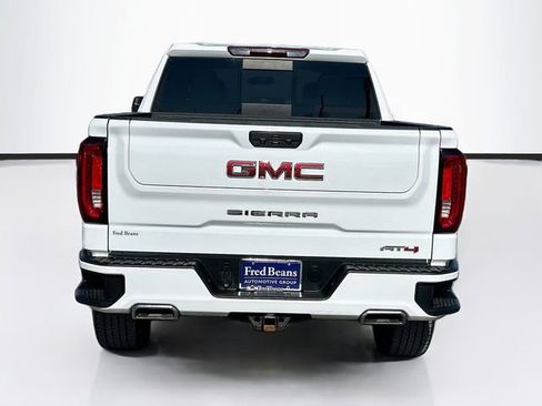 Used 2022 GMC Sierra 1500 AT4 w/ AT4 Preferred Package AWD/4WD image 7