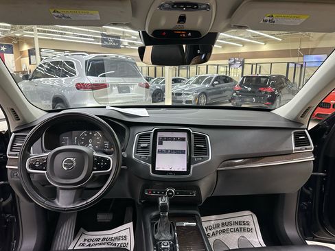 Used 2019 Volvo XC90 T5 Momentum w/ Protection Package Premier image 35