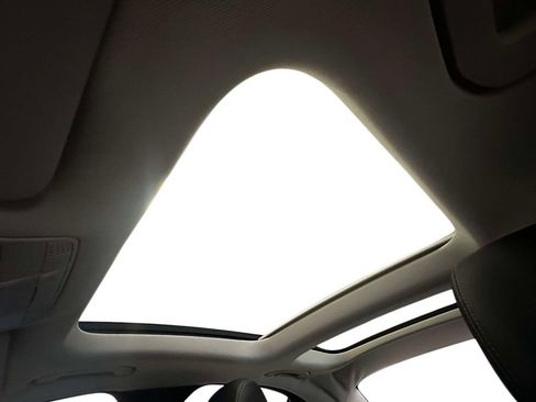 Used 2017 Mercedes-Benz C 300 4MATIC Sedan image 23