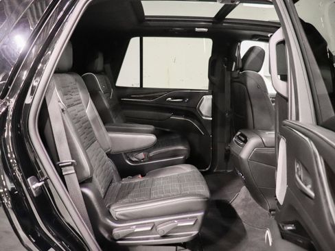 Certified 2023 Cadillac Escalade Sport Platinum AWD/4WD image 23