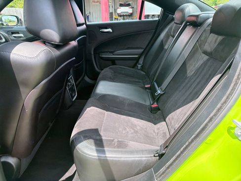 Used 2019 Dodge Charger Scat Pack w/ Dynamics Package RWD image 27