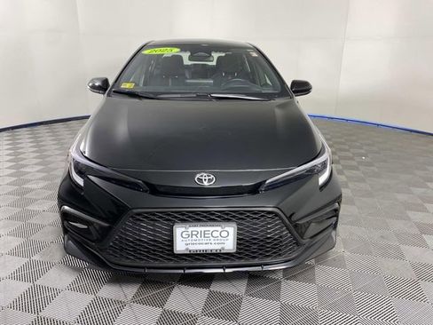 Used 2025 Toyota Corolla SE FWD image 3