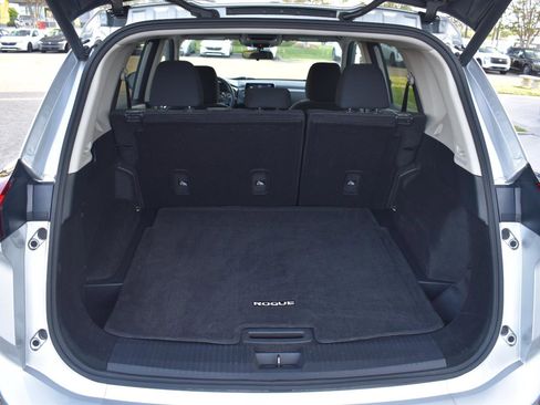 Used 2024 Nissan Rogue SV image 50
