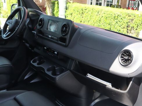 Used 2020 Mercedes-Benz Sprinter 2500 w/ Cargo Protection Package image 35