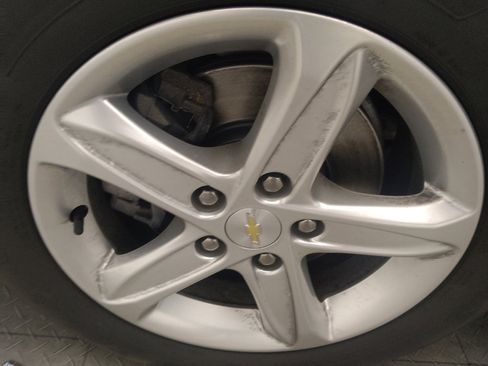 Used 2021 Chevrolet Malibu LS FWD image 31