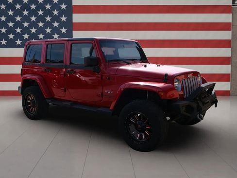 Used 2016 Jeep Wrangler Unlimited Sahara w/ Connectivity Group image 8