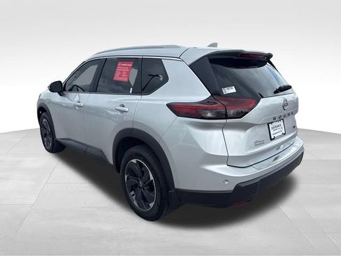 Certified 2024 Nissan Rogue SV w/ SV Premium Package FWD image 3