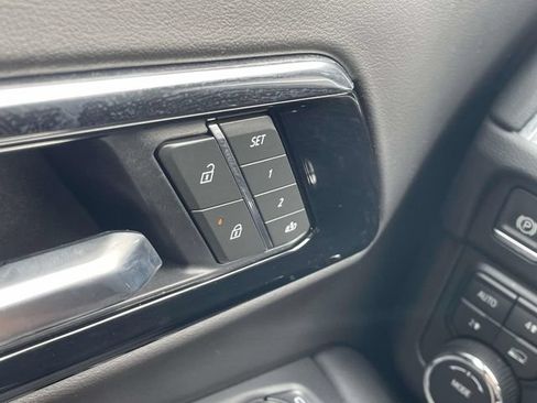 Used 2025 Chevrolet Tahoe LT AWD/4WD image 24