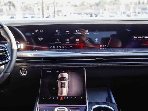 Used 2025 Cadillac Escalade V AWD/4WD image 16