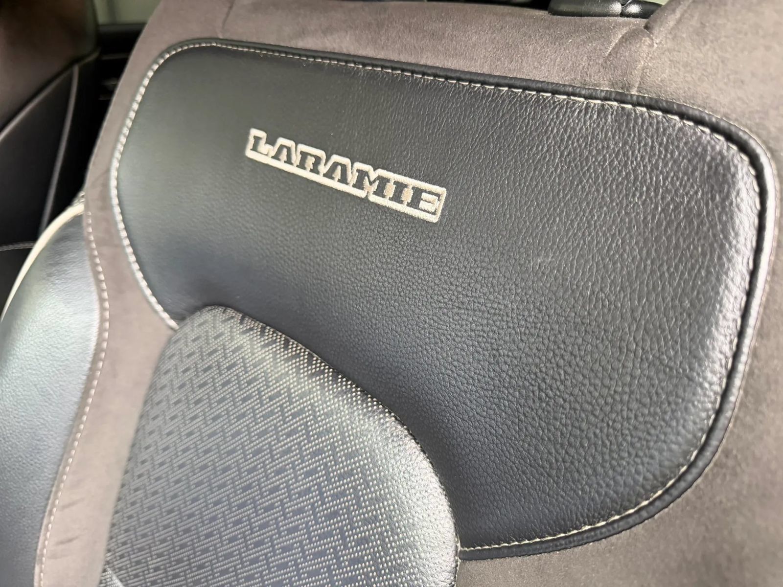 Used 2023 RAM 1500 Laramie AWD/4WD image 16