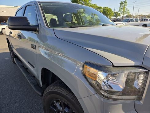 Used 2021 Toyota Tundra SR5 w/ Trail Edition image 9