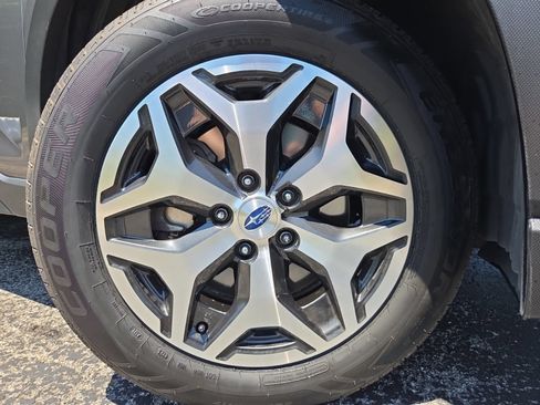 Used 2019 Subaru Forester Premium AWD/4WD image 11