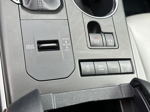 Used 2022 Toyota Highlander Bronze Edition image 31