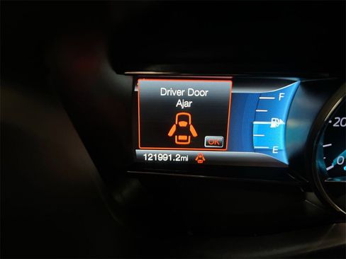 Used 2019 Ford Explorer Limited w/ Class III Trailer Tow Package image 12