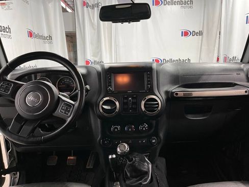 Used 2016 Jeep Wrangler Unlimited Sahara AWD/4WD image 13