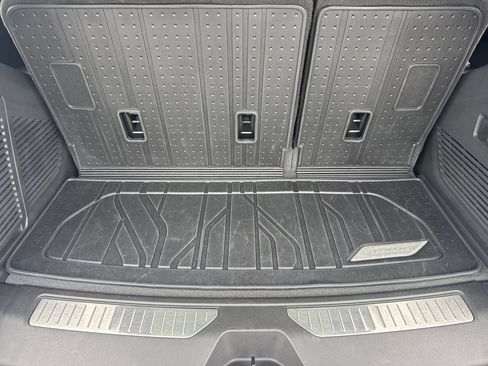 Used 2023 Chevrolet Tahoe Premier RWD image 18