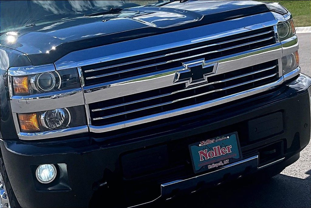 Used 2016 Chevrolet Silverado 2500 High Country w/ Duramax Plus Package AWD/4WD image 29