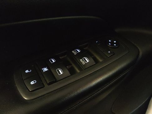 Used 2018 Jeep Grand Cherokee Laredo image 27