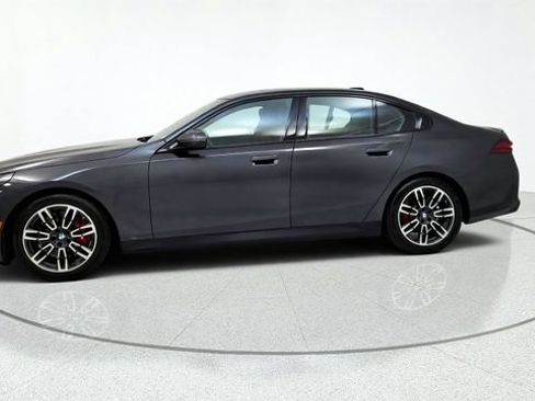 Used 2026 BMW 540i xDrive w/ Executive Package AWD/4WD image 5