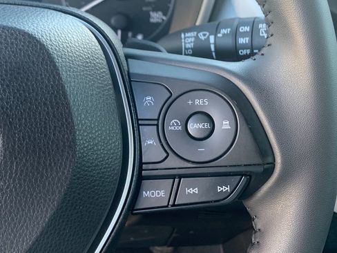 Used 2025 Toyota Corolla SE image 27