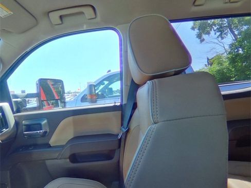 Used 2019 GMC Sierra 2500 Denali w/ Duramax Plus Package image 3