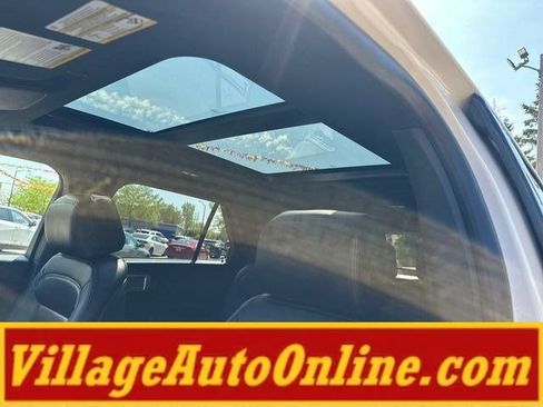 Used 2020 Ford Explorer XLT w/ Equipment Group 202A AWD/4WD image 18