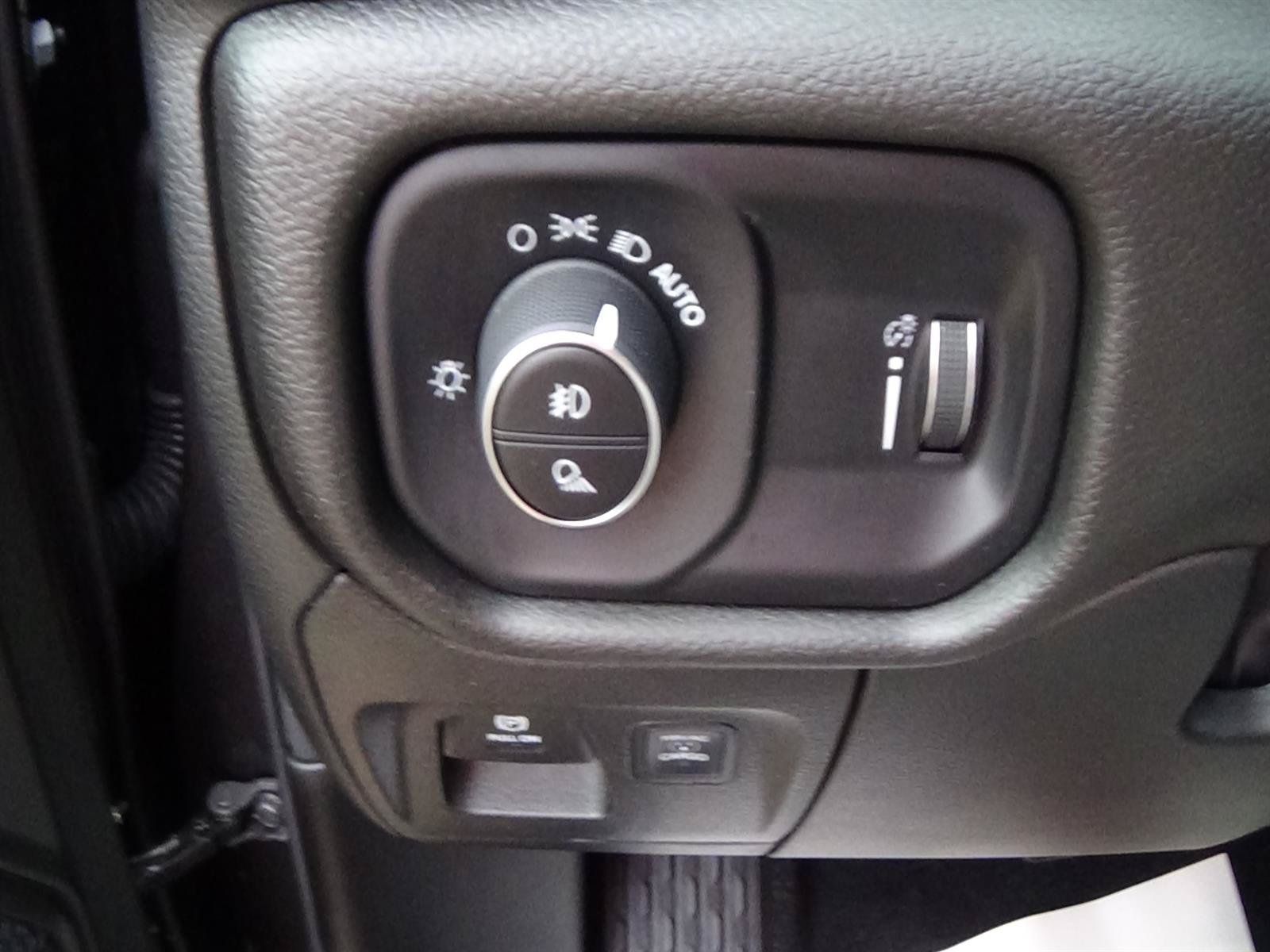 Used 2025 RAM 1500 Tradesman AWD/4WD image 17