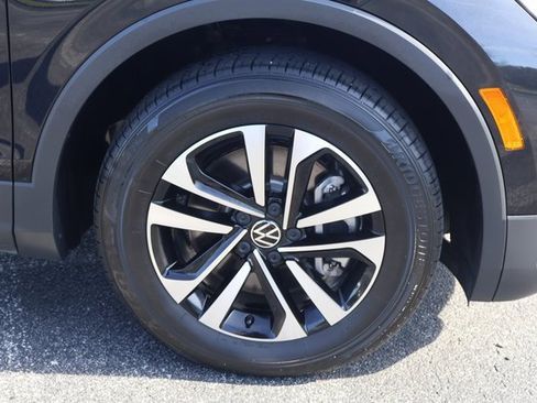 Certified 2023 Volkswagen Tiguan S image 9